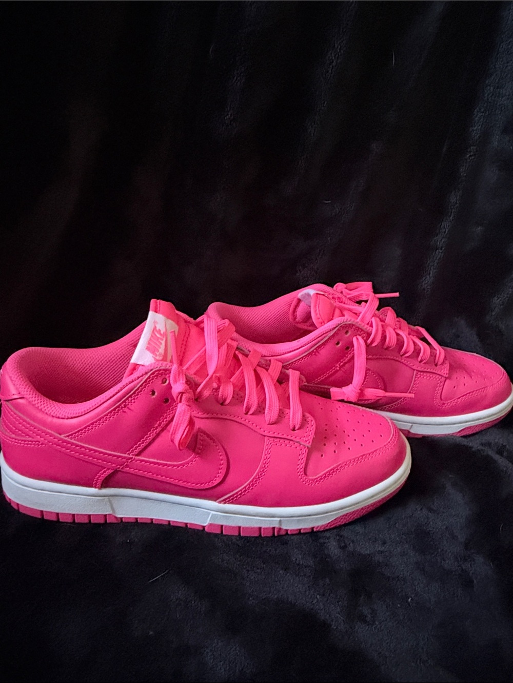 Nike Size 9 **HOT PINk** - Picture 2 of 5